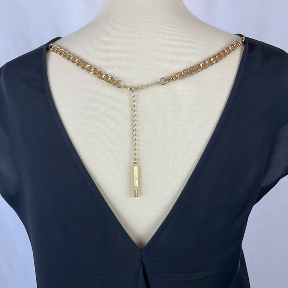 MICHAEL Michael Kors Black Blouse w/Deep V-Back Pleat & Gold Chain - Size XS - Picture 5 of 12